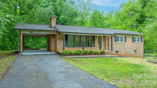 1871 Crestview Dr, Newton, NC, 28658-8634 | Card Image