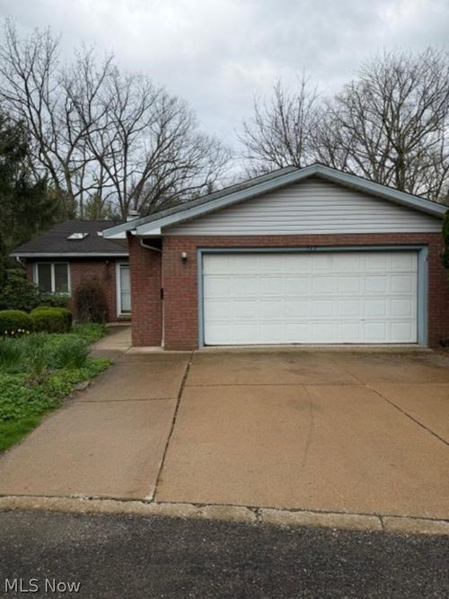 588 Forest Creek Dr, Wooster, OH, 44691-1780 | Card Image