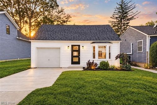 208 Sunset Rd, Avon Lake, OH, 44012-1781 | Card Image