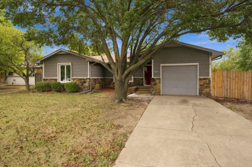 5601 E 39th St N, Bel Aire, KS, 67220-1963 | Card Image