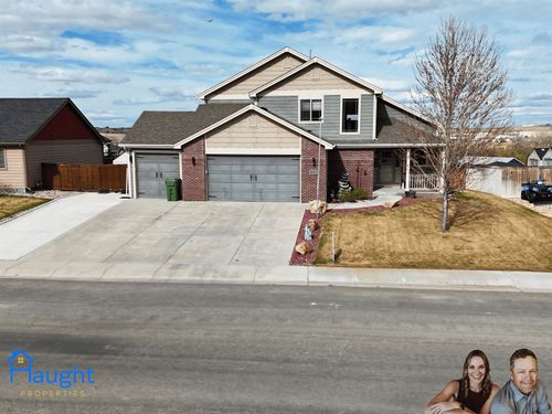 945 Eagle Dr, Douglas, WY, 82633-1900 | Card Image