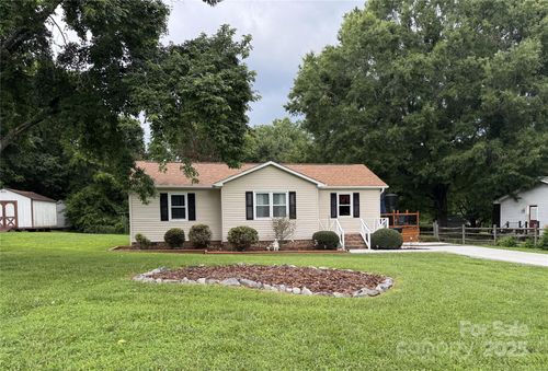 618 Springfield Dr Nw, Concord, NC, 28027-6769 | Card Image