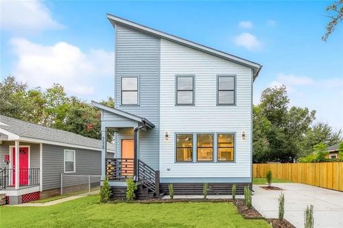 9528 Stroelitz St, New Orleans, LA, 70118-1946 | Card Image