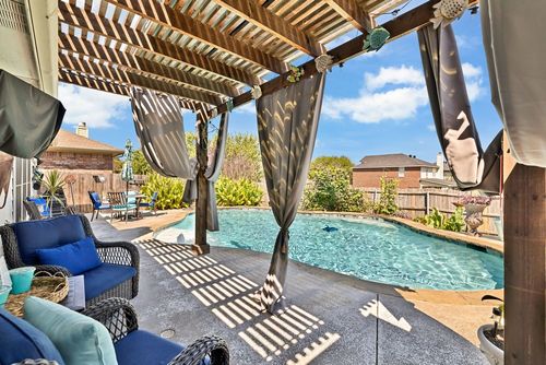 431 Hidden Ridge Dr, Burleson, TX, 76028-6047 | Card Image