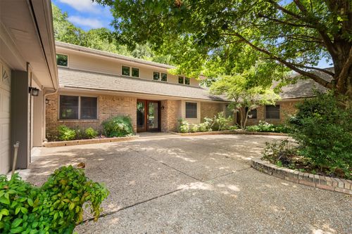 1302 S Greenstone Ln, Duncanville, TX, 75137-2833 | Card Image