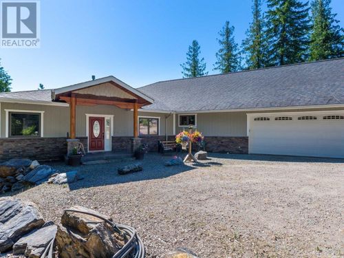 8738 Squilax-Anglemont Rd, Saint Ives, BC, V0E1M9 | Card Image