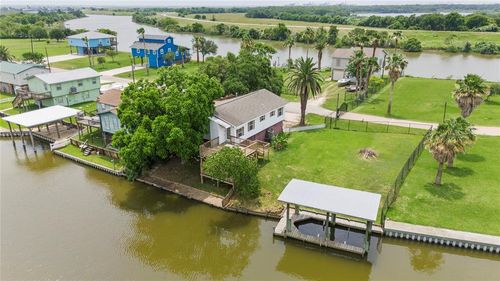 450 Creek Dr, Freeport, TX, 77541-7620 | Card Image