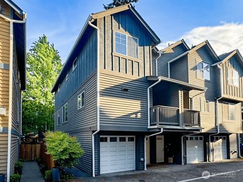 unit-c-933 N 97th St, Seattle, WA, 98103-3440 | Card Image