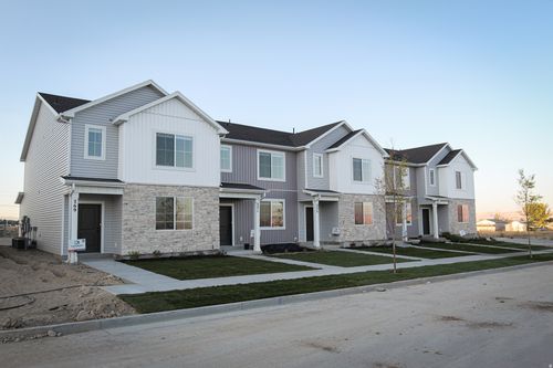 273 W 690 N, Smithfield, UT, 84335-2037 | Card Image