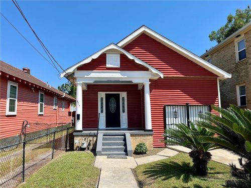 2013 Louisa St, New Orleans, LA, 70117-5913 | Card Image