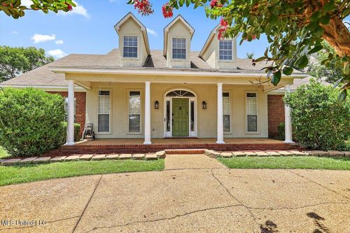 301 Apple Blossom Ct, Brandon, MS, 39047-7431 | Card Image