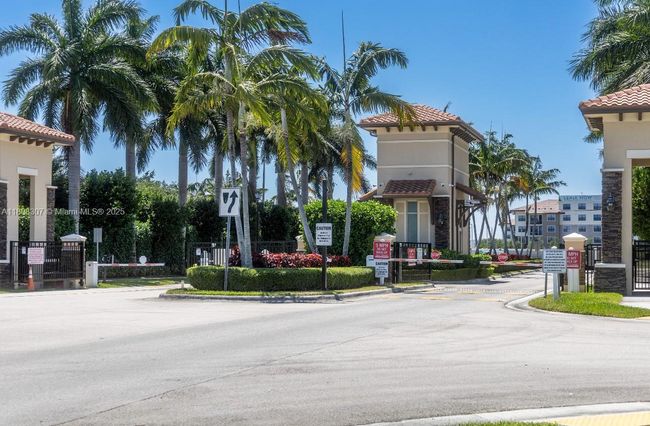 3427 W 89 Th Ter, Townhouse with 3 bedrooms, 3 bathrooms and null parking in HIALEAH FL | Image 61