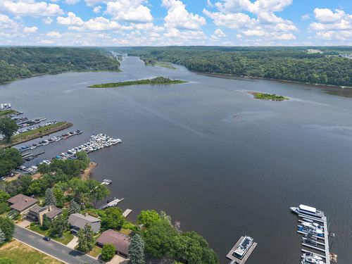 118 Lakeside Drive, Stillwater, MN, 55082 | Card Image