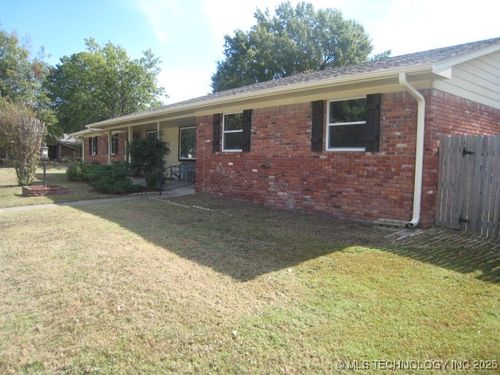 1001 Vandever Blvd, Broken Arrow, OK, 74012-7670 | Card Image