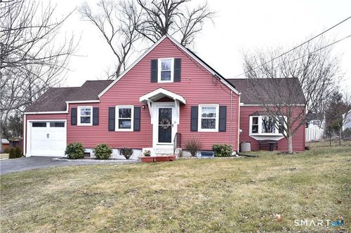32 Barton Cir, North Haven, CT, 06473-2904 | Card Image