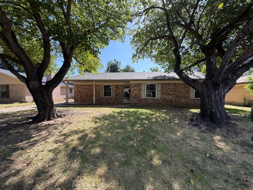 1136 Kris St, Irving, TX, 75060-5119 | Card Image