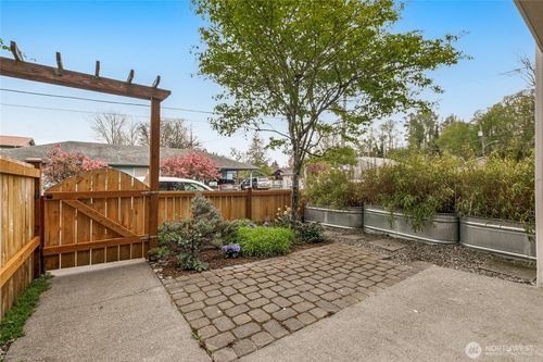 b-9011 46th Ave S, Seattle, WA, 98118-5001 | Card Image