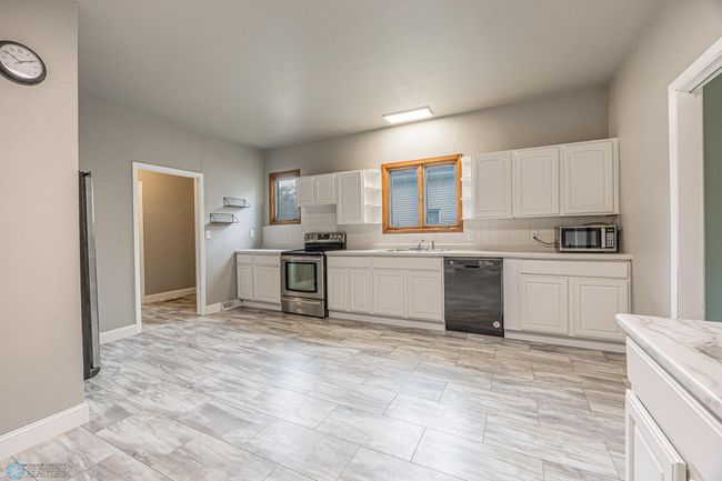 Kitchen | Image 10