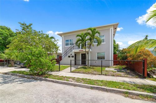 1040 17th St, West Palm Beach, FL, 33407-6203 | Card Image