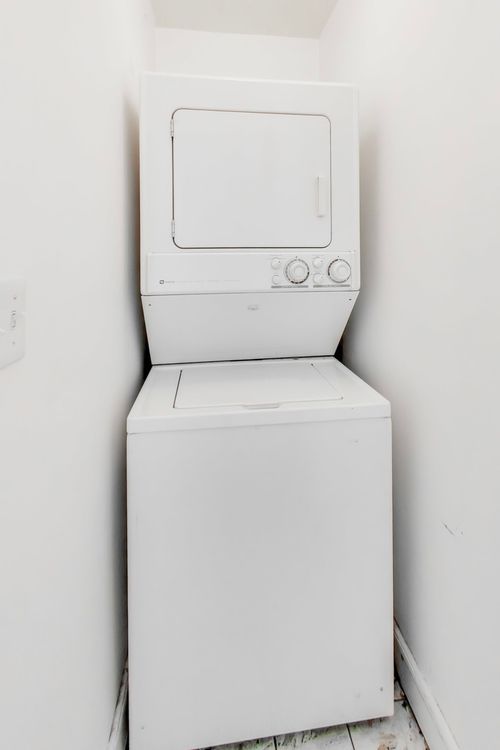 apt-2-36 Harrison St, Oak Park, IL, 60304-1696 | Card Image