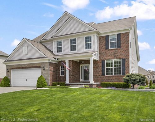 2083 Findley Cir, Lake Orion, MI, 48360-1253 | Card Image