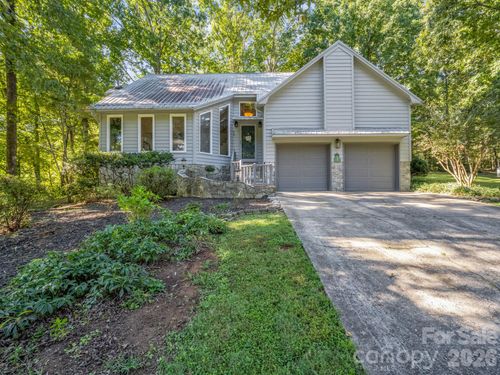 271 Anne St, Rutherfordton, NC, 28139-3254 | Card Image