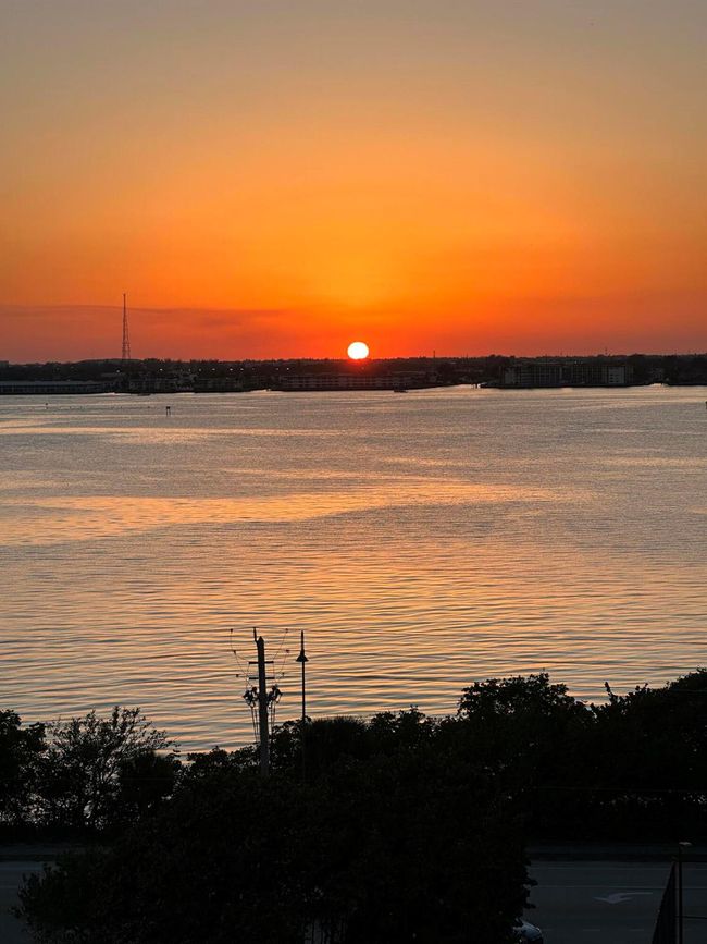 APT-7C - 5460 N Ocean Dr, Condo with 2 bedrooms, 2 bathrooms and null parking in Riviera Beach FL | Image 38