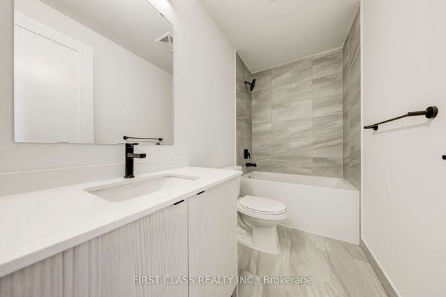 904 - 2369 Danforth Ave, Condo with 2 bedrooms, 2 bathrooms and null parking in Toronto ON | Image 12