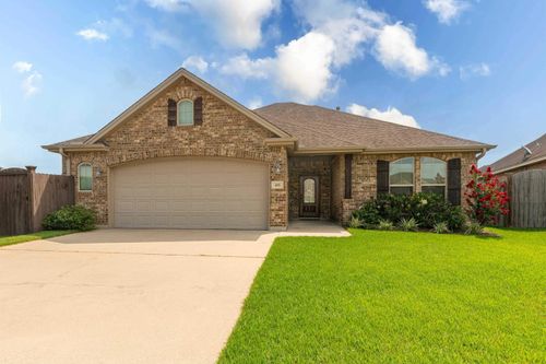 105 Shadow Ridge Dr, Nederland, TX, 77627-9001 | Card Image