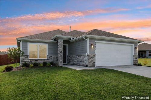 8024 Se 6th St, Blue Springs, MO, 64014-5238 | Card Image