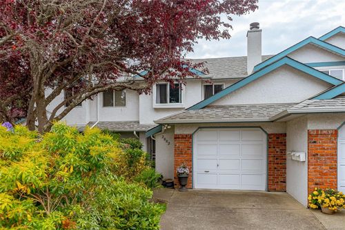 2882 Belmont Ave, Victoria, BC, V8R6T3 | Card Image