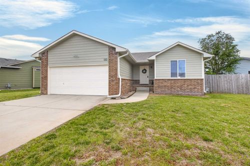 100 S Stoneridge St, Valley Center, KS, 67147-4732 | Card Image