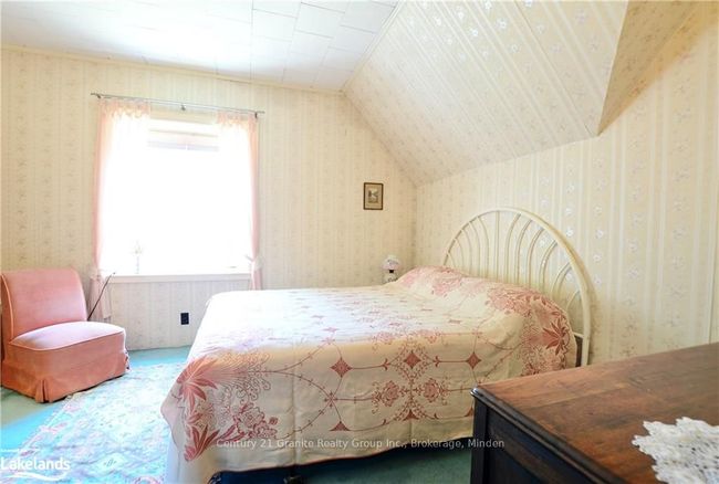 9717 Highway 118, House other with 2 bedrooms, 2 bathrooms and 8 parking in Algonquin Highlands ON | Image 23