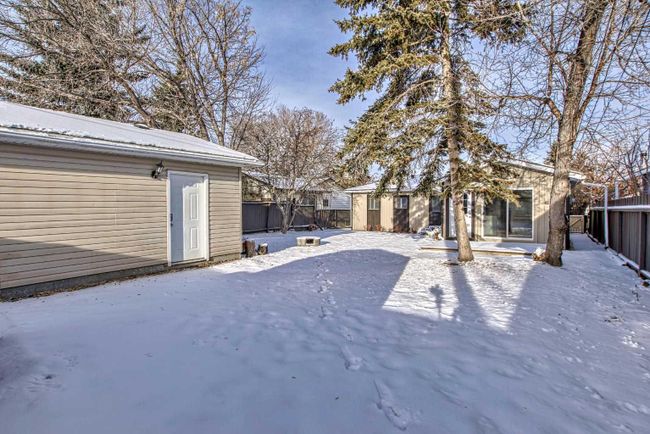 8815 36 Avenue Nw, Home with 3 bedrooms, 1 bathrooms and 4 parking in Calgary AB | Image 34