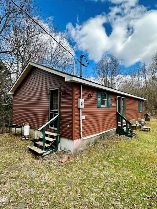 415 Putnam Rd, Davenport, NY, 13750-1327 | Card Image