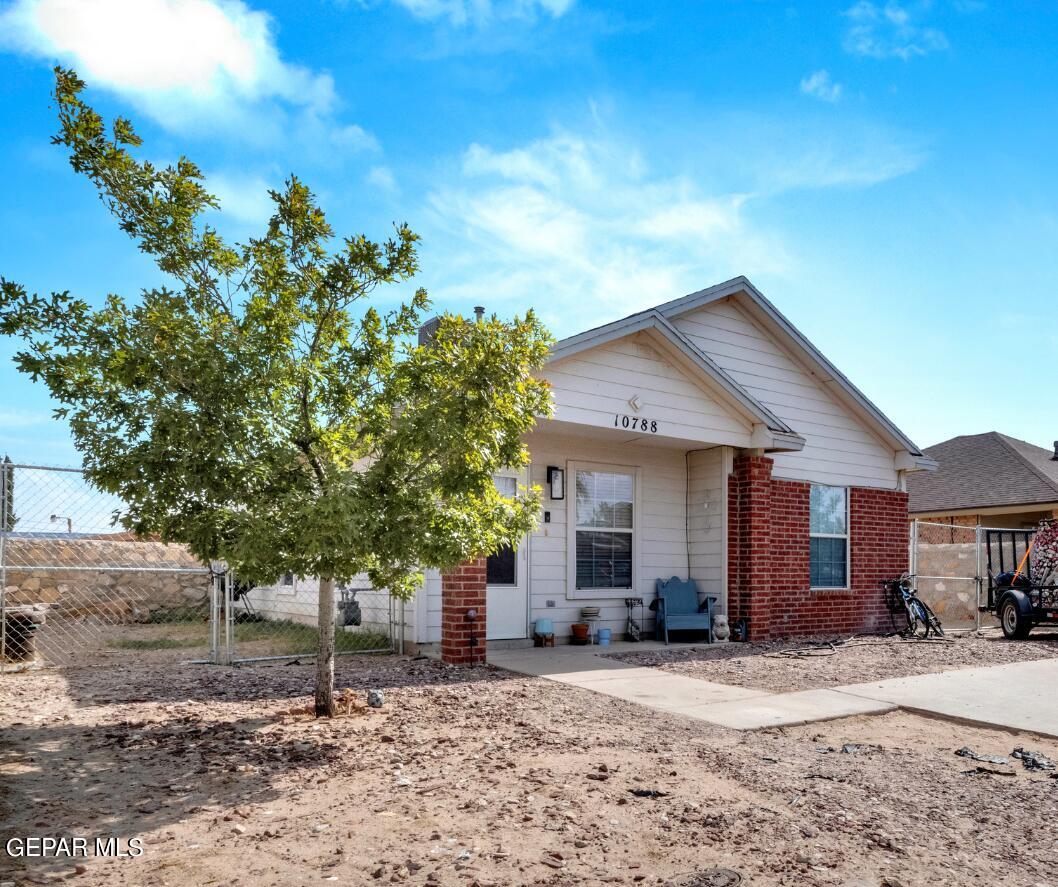 Spring Valley Cir, El Paso, TX 79927