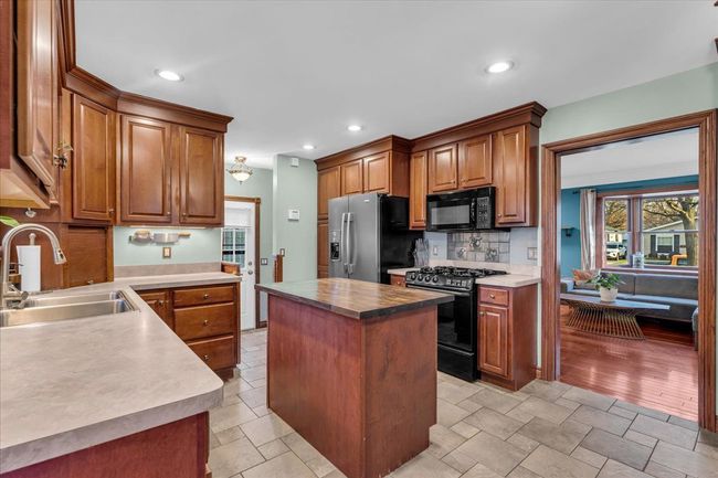 2161 Hollywood Ave, House other with 3 bedrooms, 3 bathrooms and null parking in Grosse Pointe Woods MI | Image 8