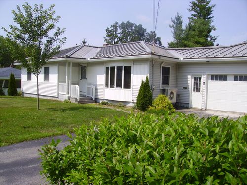 17 Helen St, Winslow, ME, 04901-7122 | Card Image