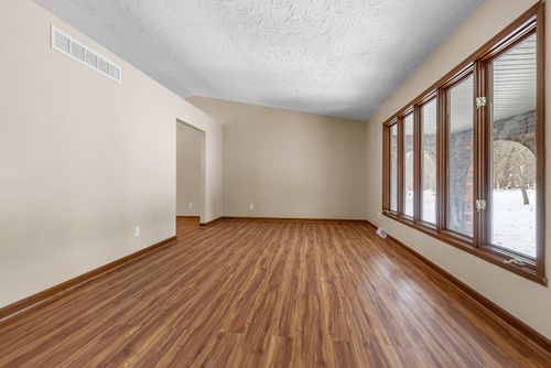 11738 Southgate Road, Roscoe, IL, 61073 | Card Image