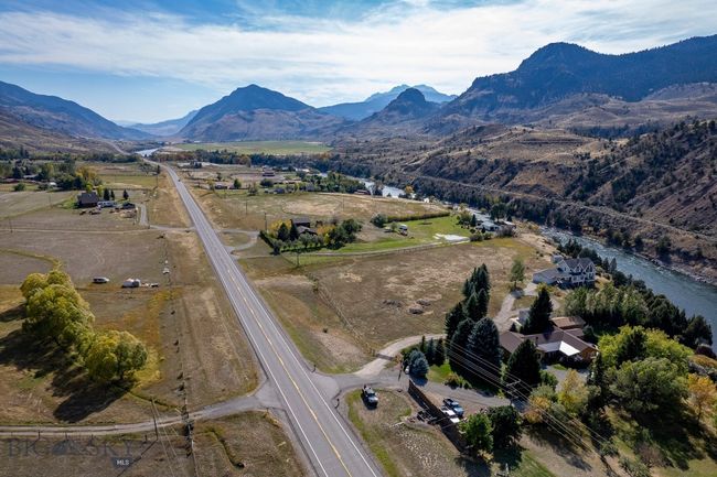 1077 Us Highway 89 S, House other with 3 bedrooms, 3 bathrooms and null parking in Gardiner MT | Image 81