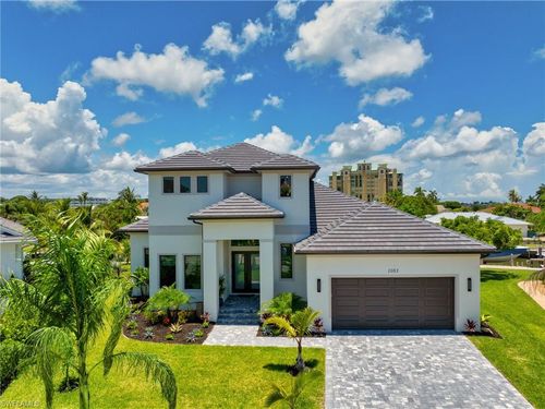 1083 Old Marco Ln, MARCO ISLAND, FL, 34145-6812 | Card Image