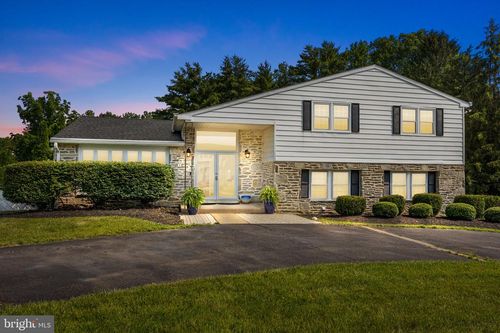 951 Robin Ln, HUNTINGDON VALLEY, PA, 19006-2015 | Card Image