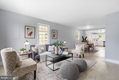 511 Riverside Dr, ESSEX, MD, 21221-6833 | Card Image