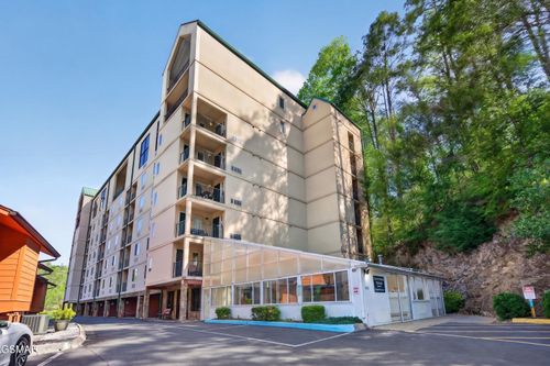 501-413 Baskins Creek Rd, Gatlinburg, TN, 37738-3558 | Card Image