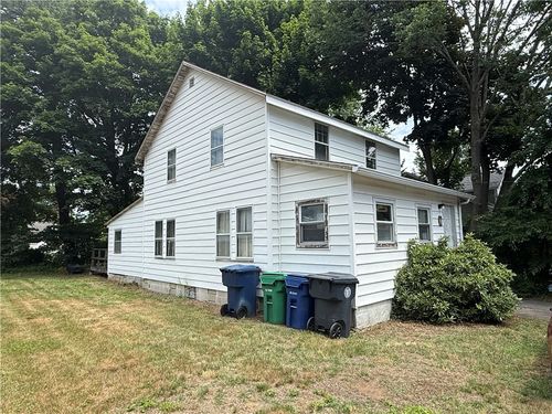 131 Park Avenue, Warwick, RI, 02889 | Card Image