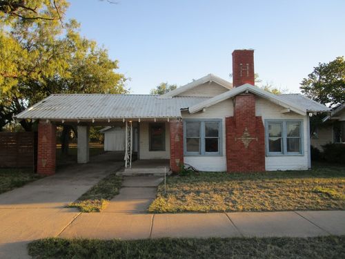 445 W Lake Dr, Hamlin, TX, 79520-3931 | Card Image