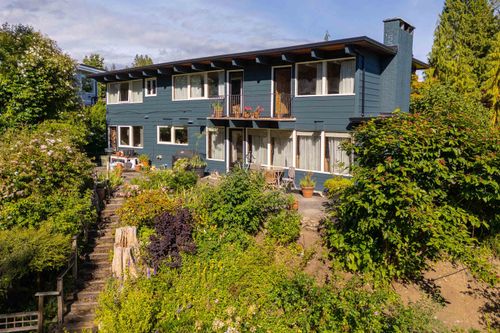 1764 Ottawa Pl, West Vancouver, BC, V7V2T7 | Card Image