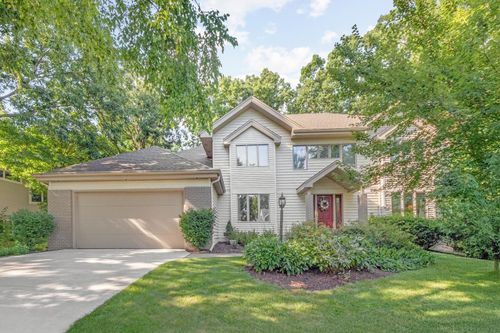 7126 New Washburn Way, MADISON, WI, 53719-3006 | Card Image
