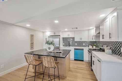 4715 Dogwood Ave, Fremont, CA, 94536-6620 | Card Image