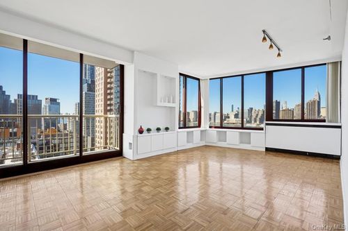 apt-19a-4-74 48th Ave, Long Island City, NY, 11109-5615 | Card Image